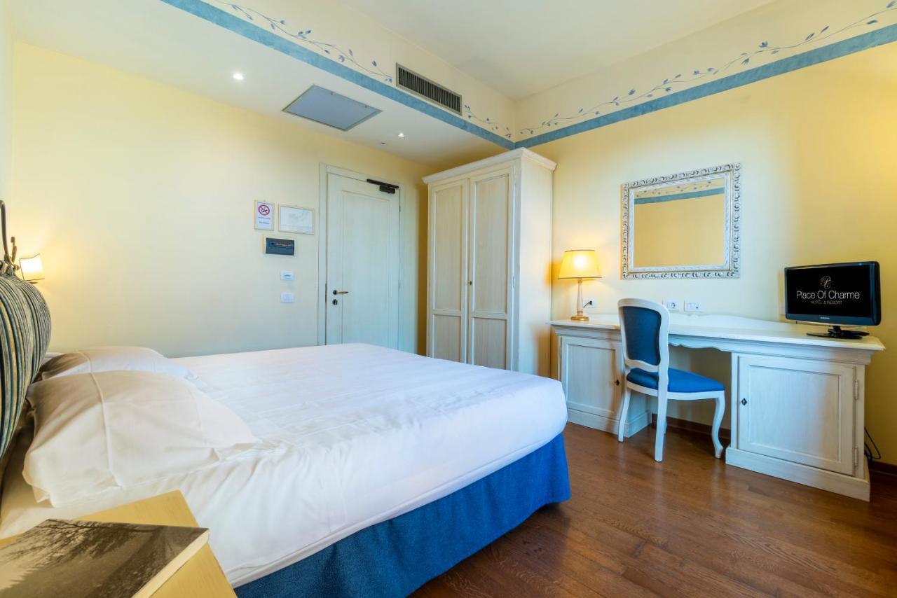 Hotel Borgo Di Cortefreda - Place Of Charme Tavarnelle Val di Pesa Bagian luar foto