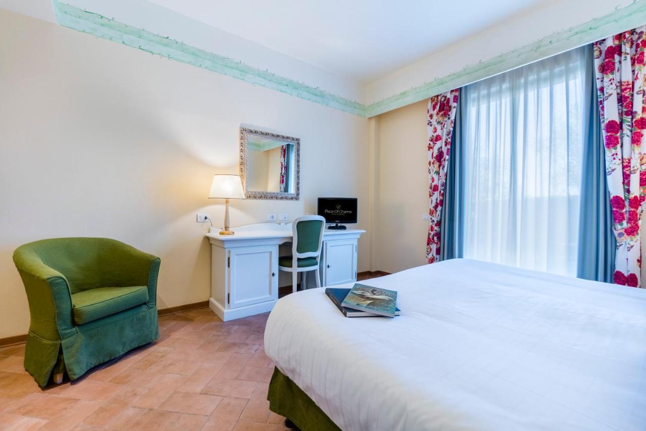 Hotel Borgo Di Cortefreda - Place Of Charme Tavarnelle Val di Pesa Bagian luar foto