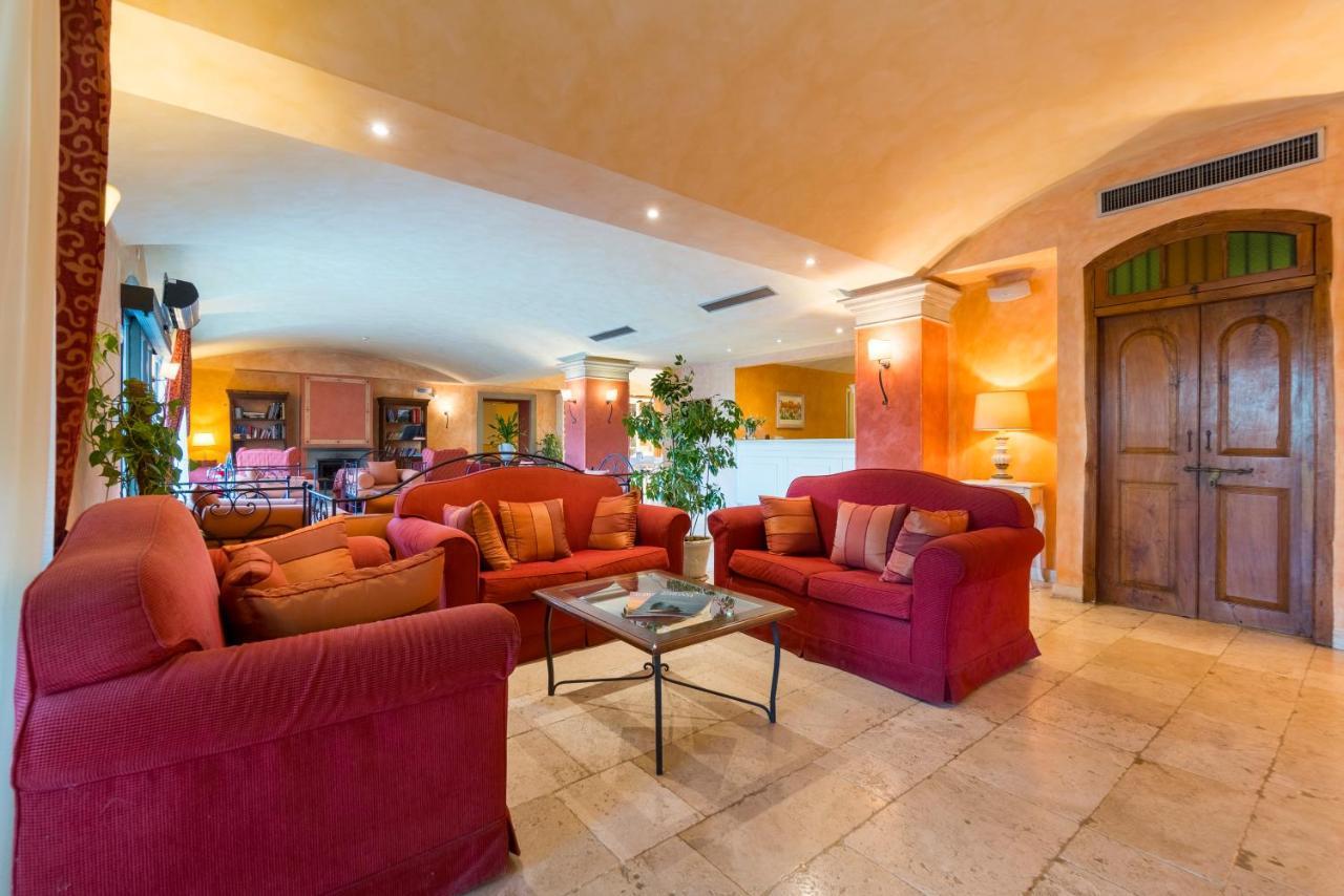Hotel Borgo Di Cortefreda - Place Of Charme Tavarnelle Val di Pesa Bagian luar foto